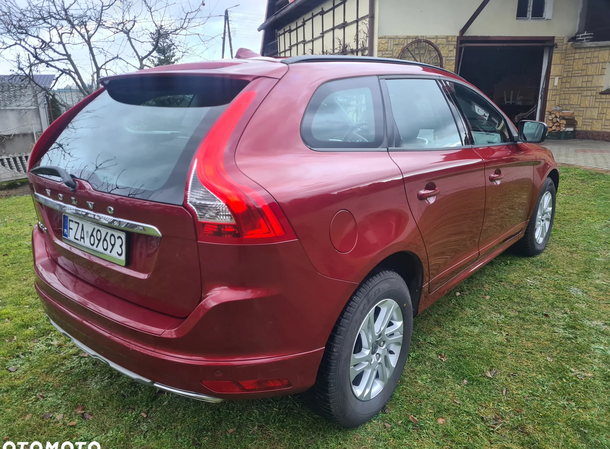 Volvo XC 60 cena 84000 przebieg: 128500, rok produkcji 2015 z Jasień małe 172